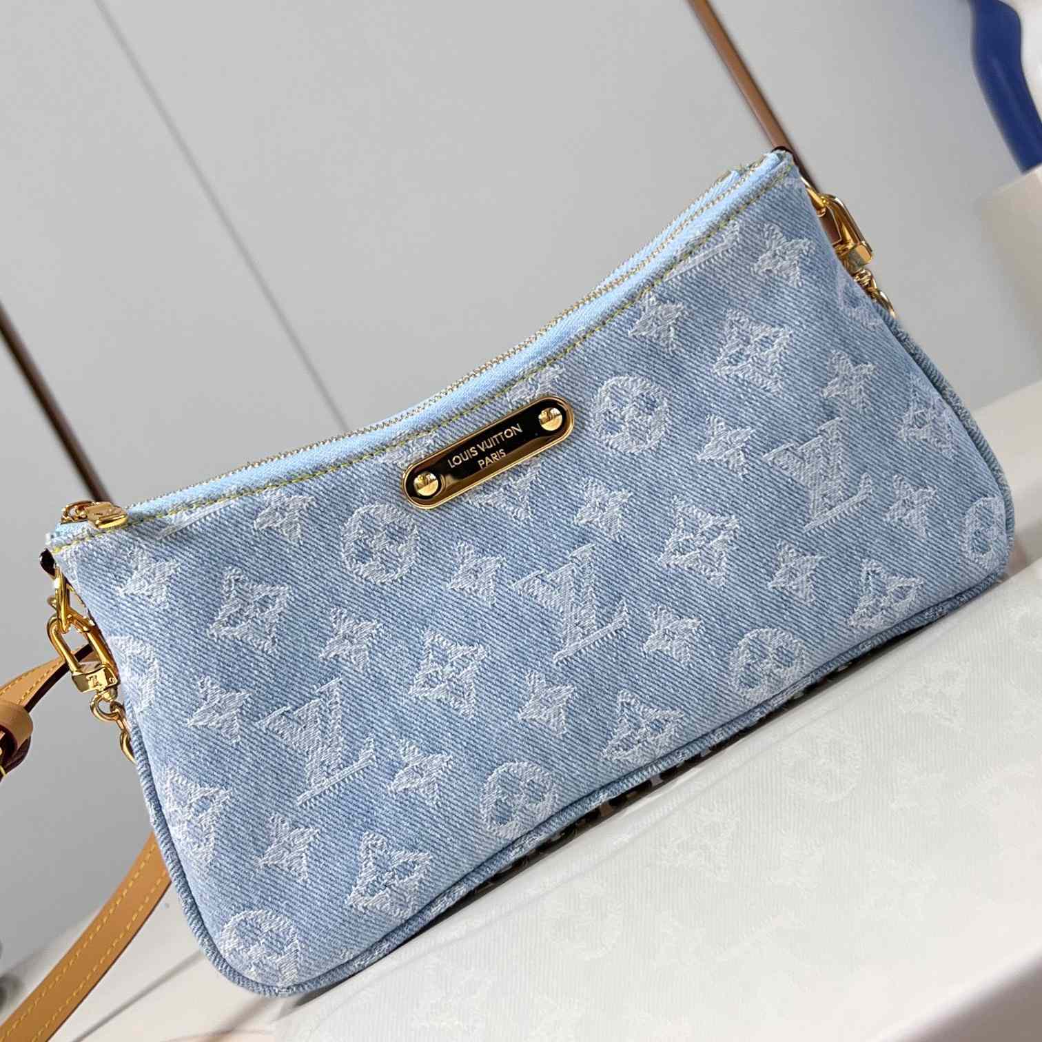 Louis Vuitton Liv Pochette  M83532 - EUR FASHION