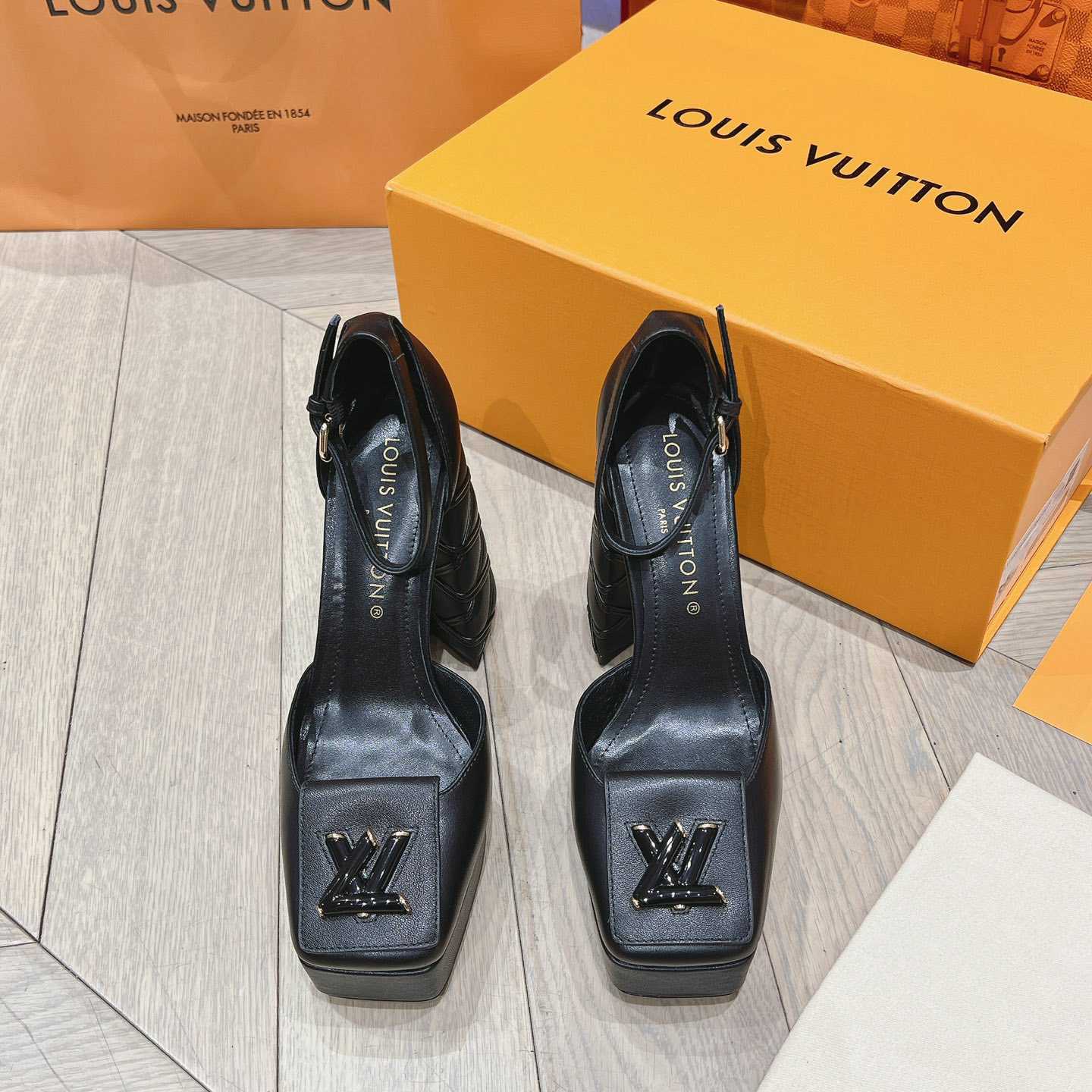 Louis Vuitton Shake Platform Pump  1ACMYU - EUR FASHION