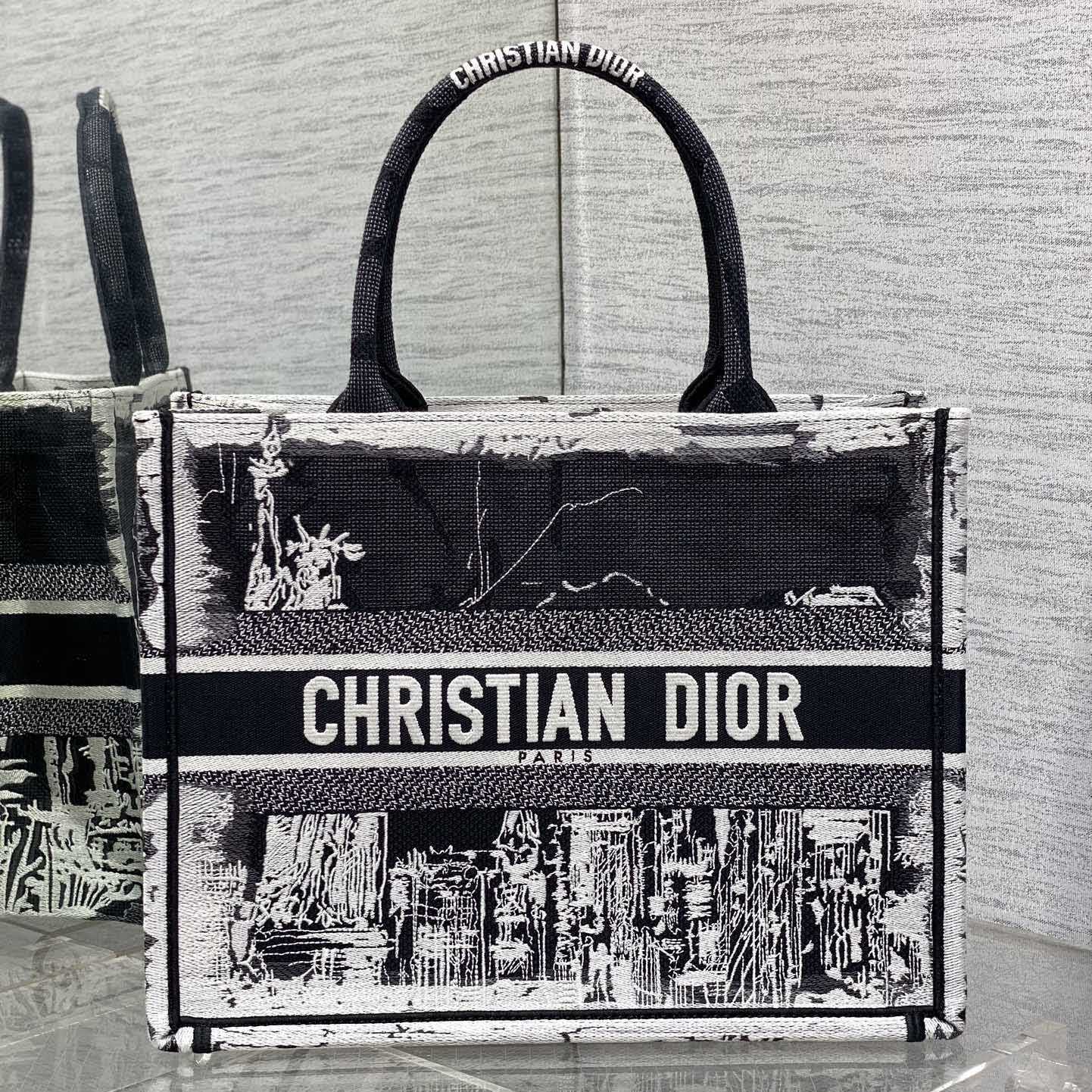 Dior Medium Dior Book Tote    - EUR FASHION