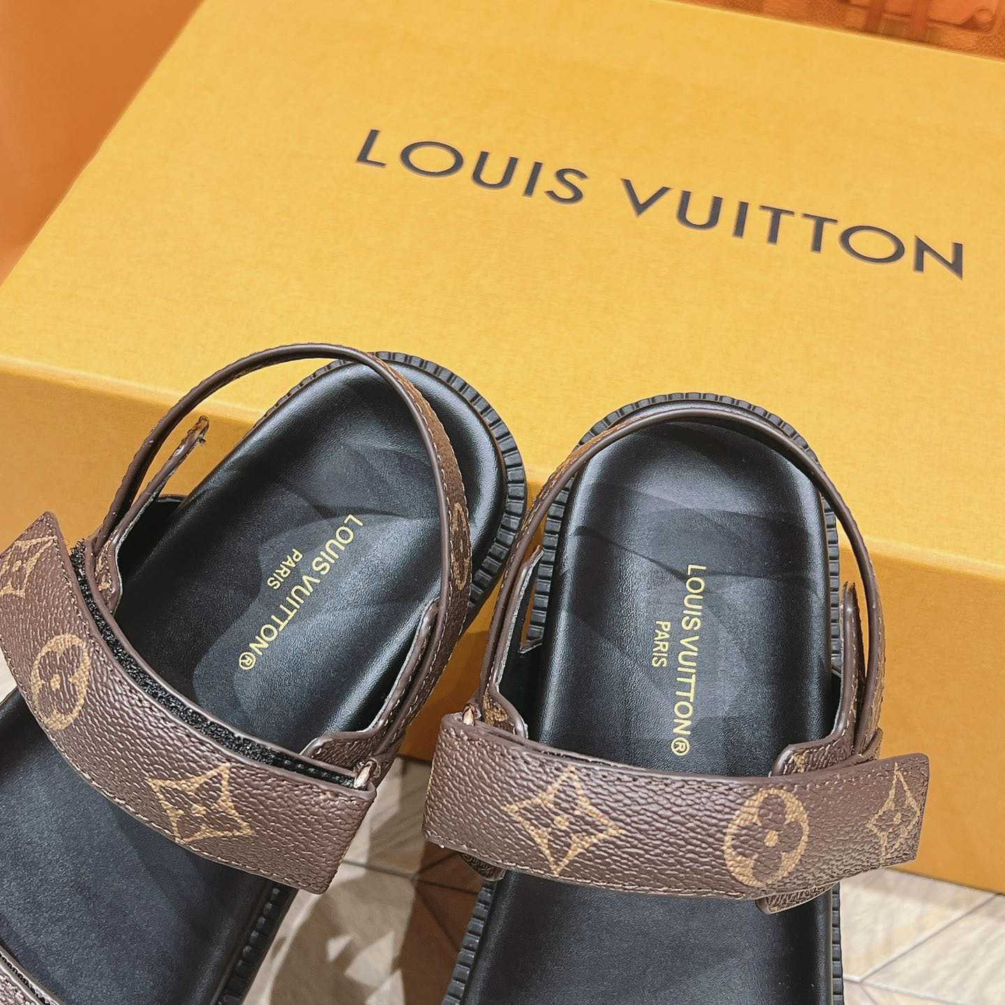 Louis Vuitton LV Sunset Flat Comfort Sandal   1ACL9C - EUR FASHION