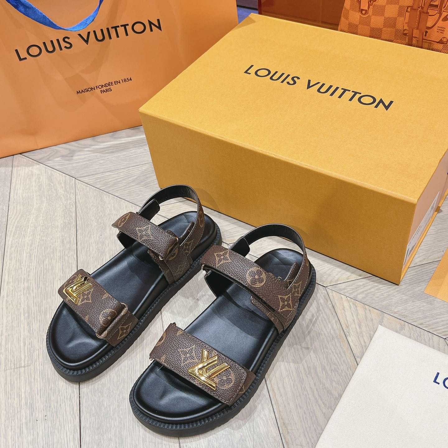 Louis Vuitton LV Sunset Flat Comfort Sandal   1ACL9C - EUR FASHION