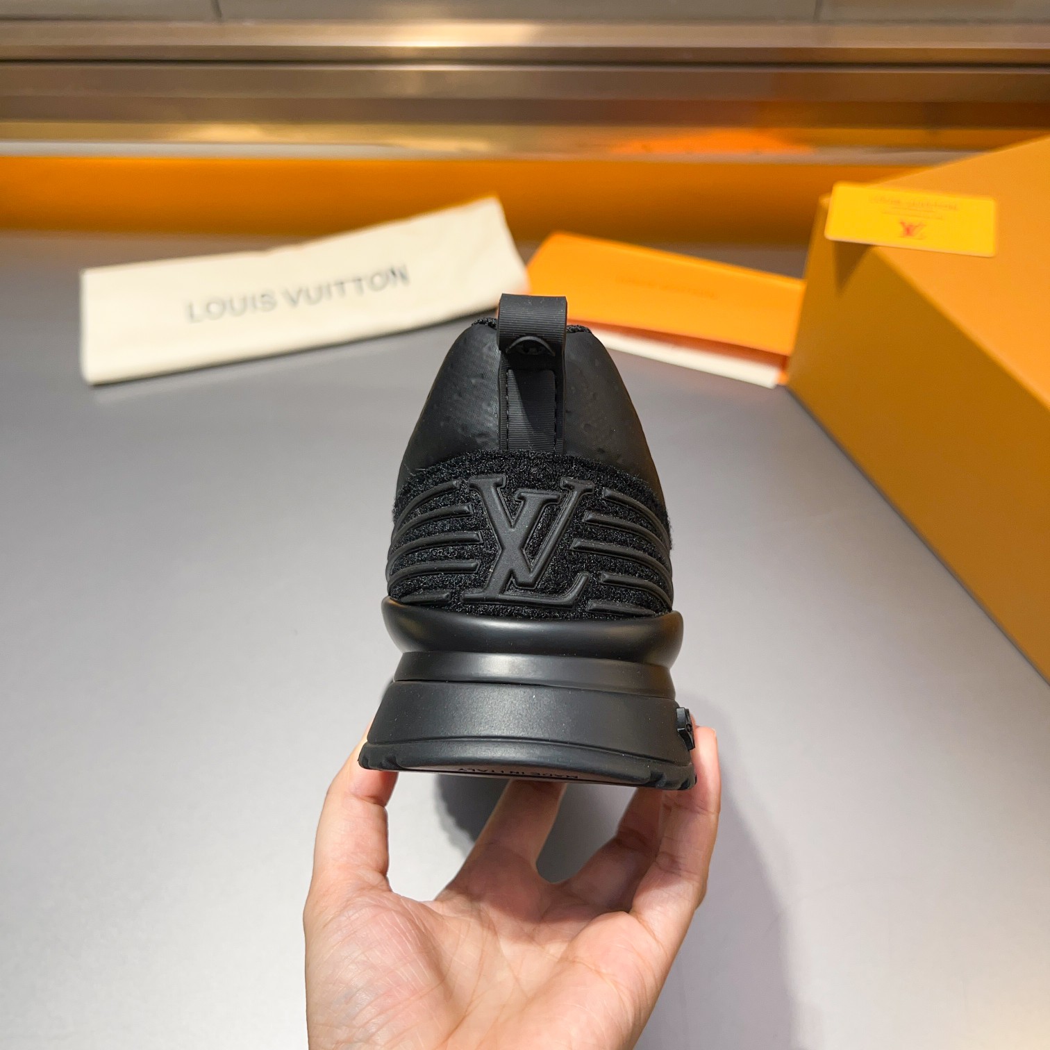 Louis Vuitton VNR Sneaker   - EUR FASHION