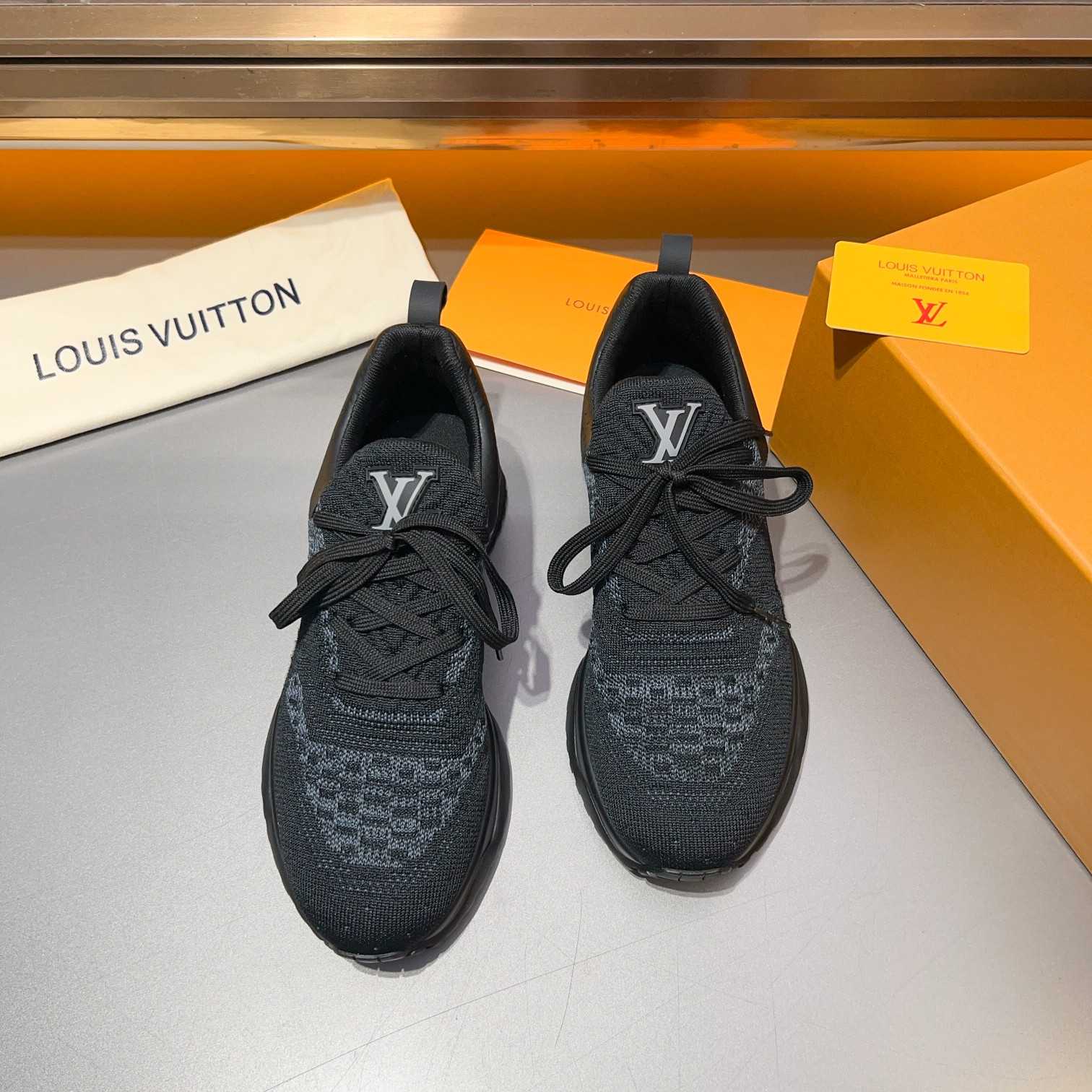 Louis Vuitton VNR Sneaker   - EUR FASHION