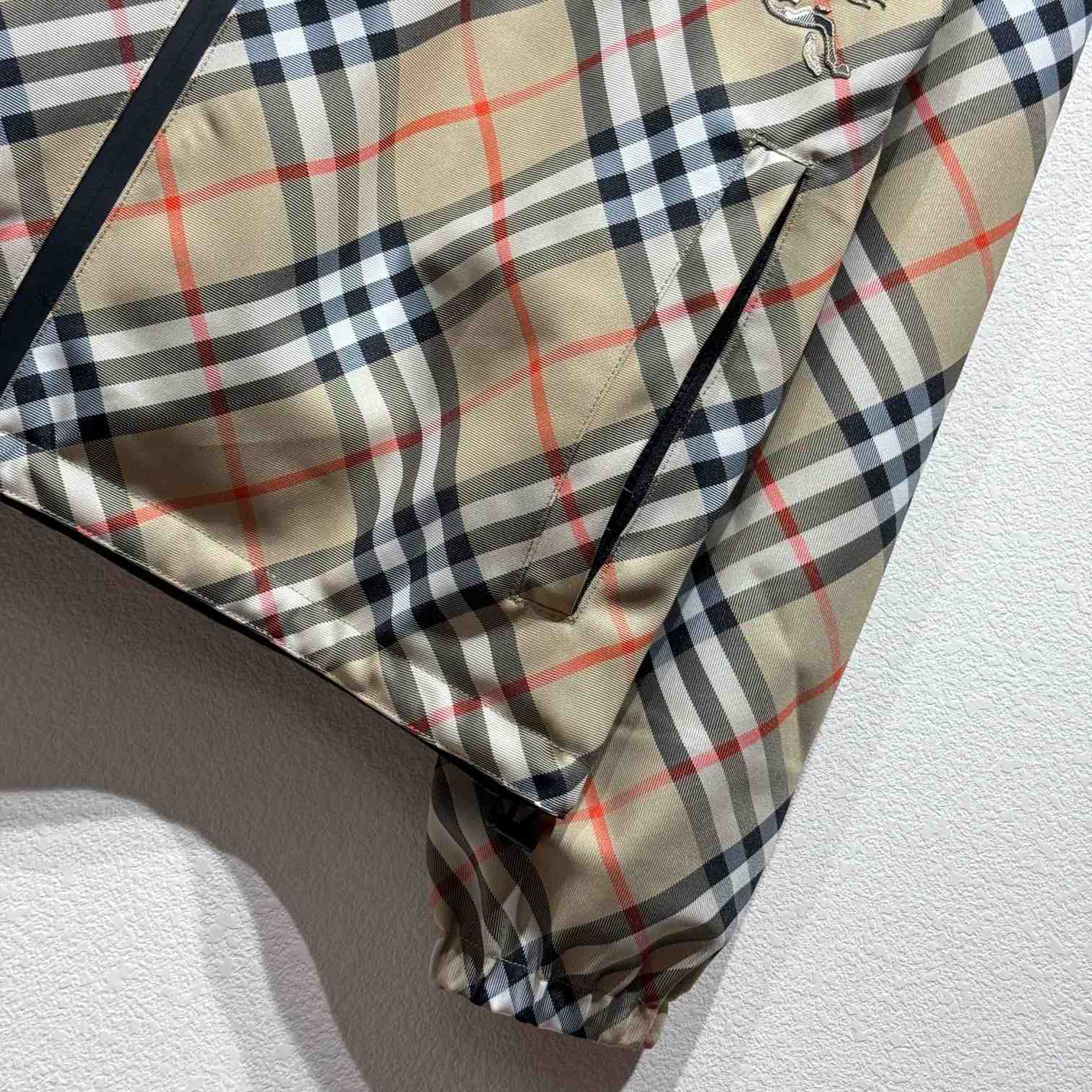 Burberry Cropped Reversible Check Jacket - EUR FASHION