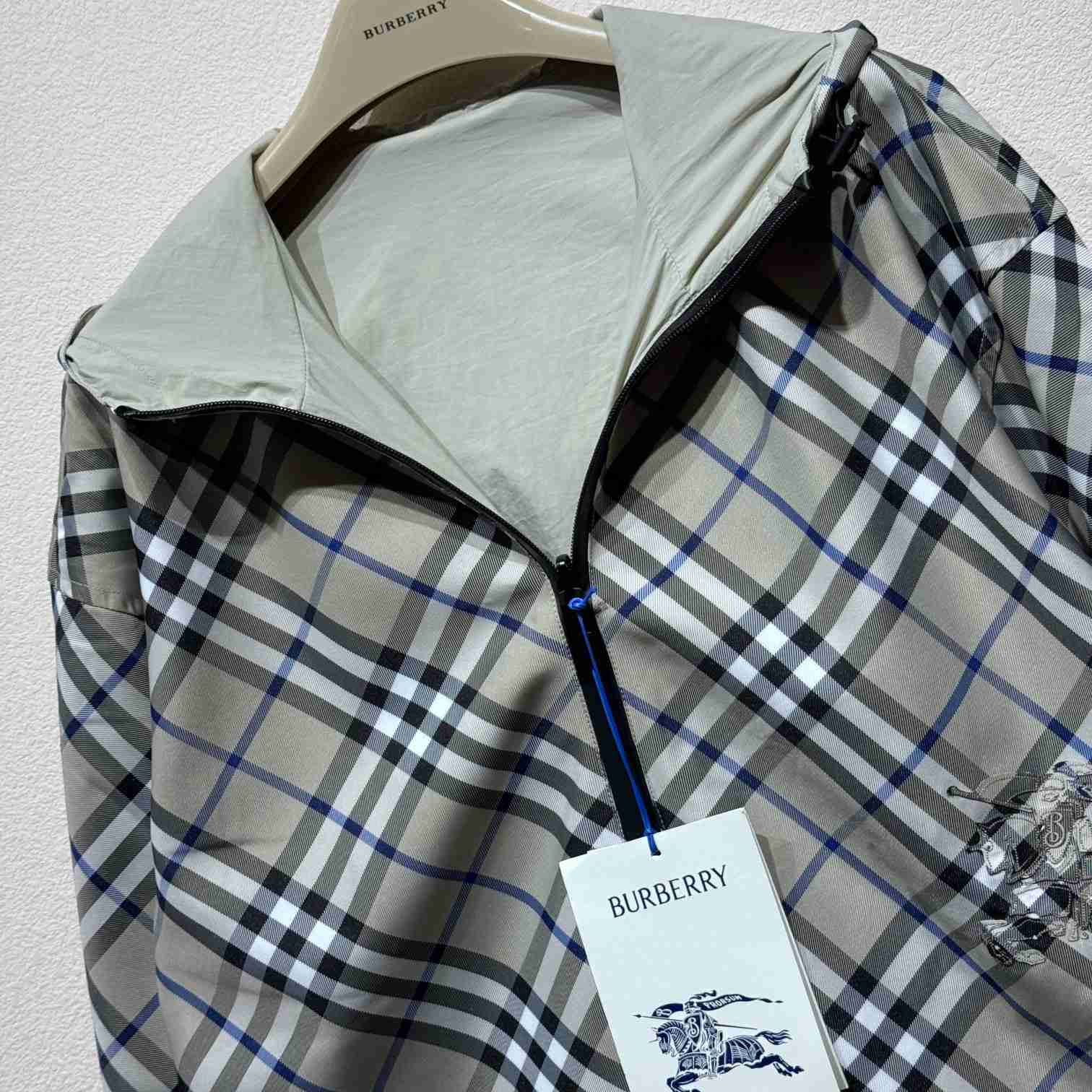 Burberry Cropped Reversible Check Jacket - EUR FASHION