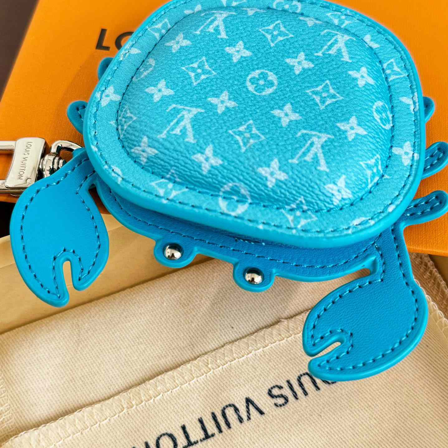 Louis Vuitton LV Crab Bag Charm   M01930 - EUR FASHION