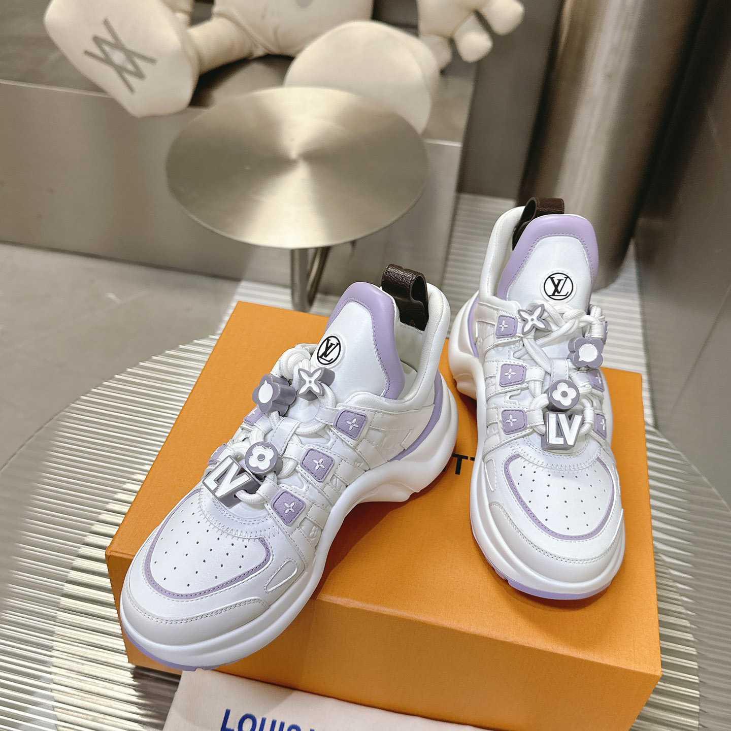 Louis Vuitton LV Archlight Sneaker   1AD296 - EUR FASHION