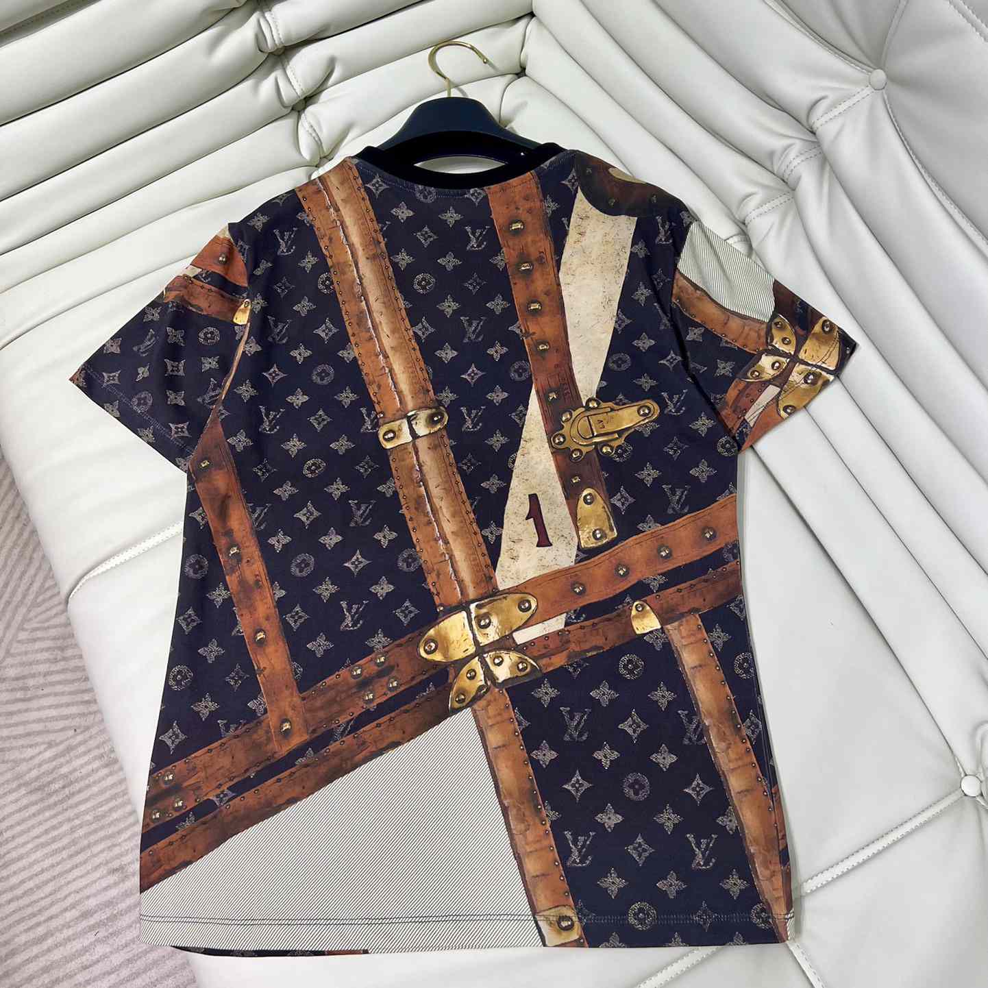 Louis Vuitton LV Trunk T-Shirt    1AGGLD - EUR FASHION