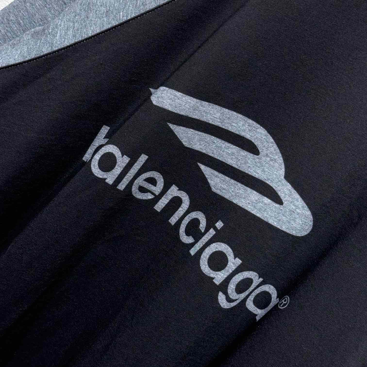 Balenciaga 3B Sports Icon Hybrid Large Sweater In Black - EUR FASHION