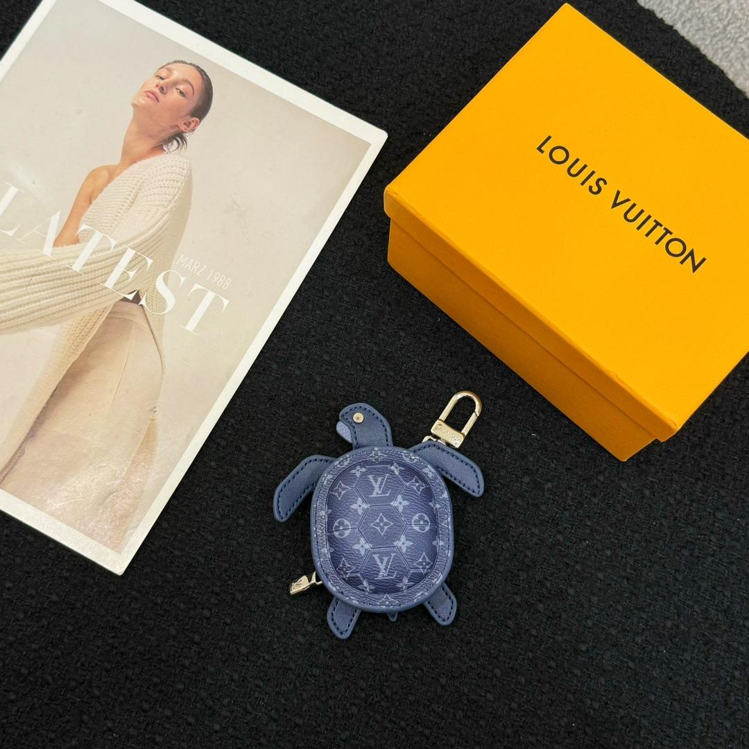 Louis Vuitton LV Turtle Pouch Bag Charm  M02047 - EUR FASHION