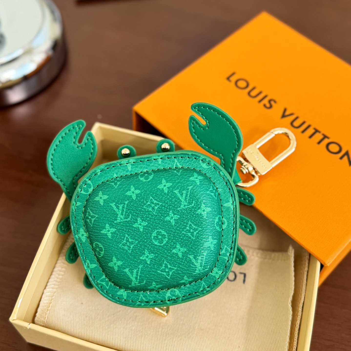 Louis Vuitton LV Crab Bag Charm   M01931 - EUR FASHION