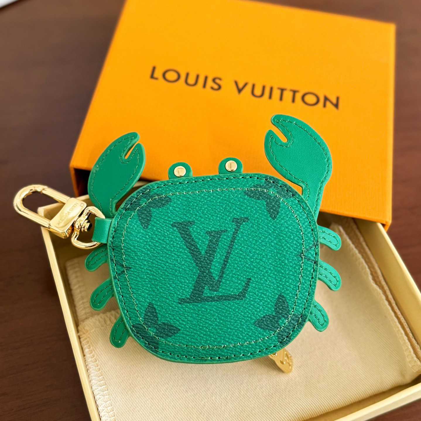 Louis Vuitton LV Crab Bag Charm   M01931 - EUR FASHION