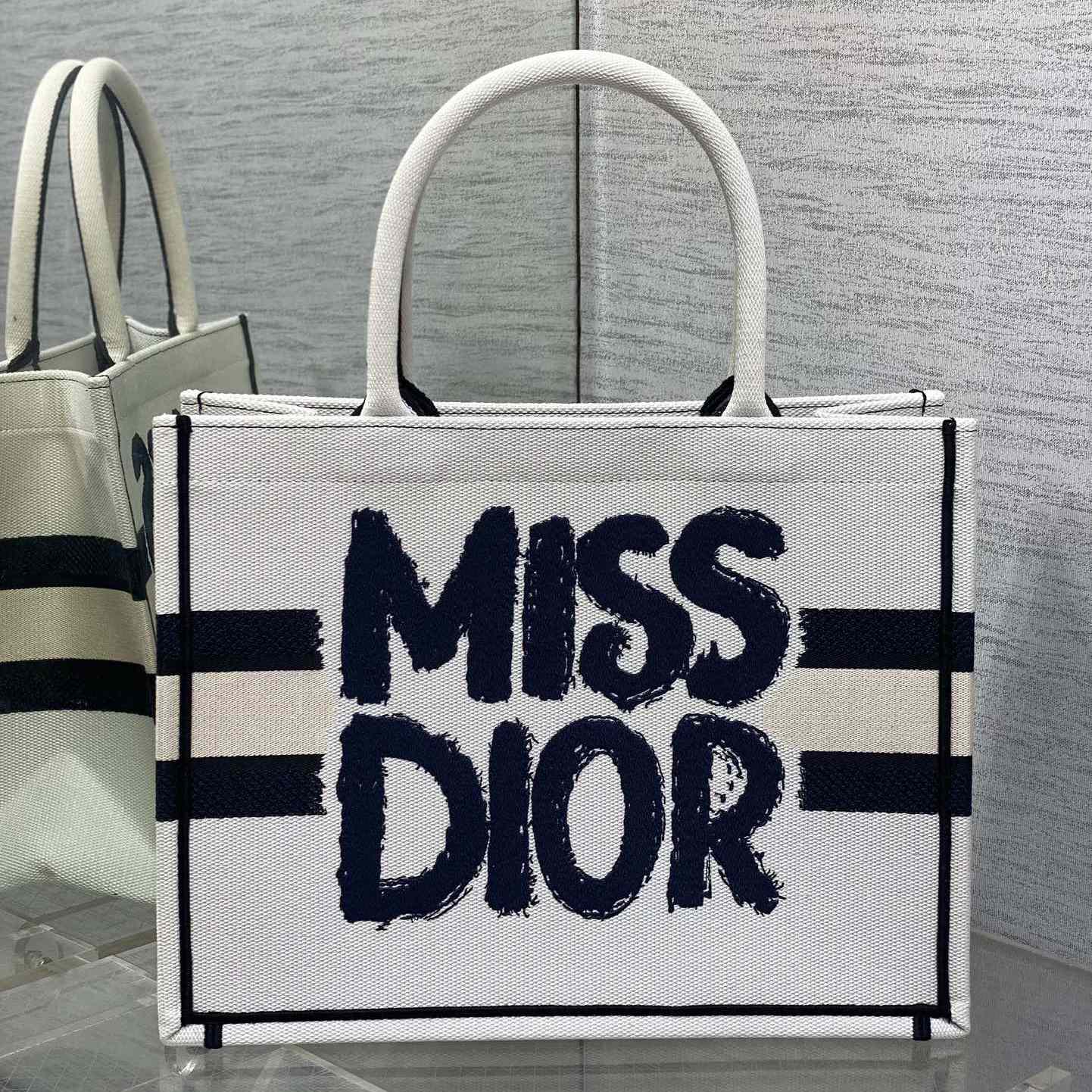 Dior Medium Dior Book Tote - EUR FASHION