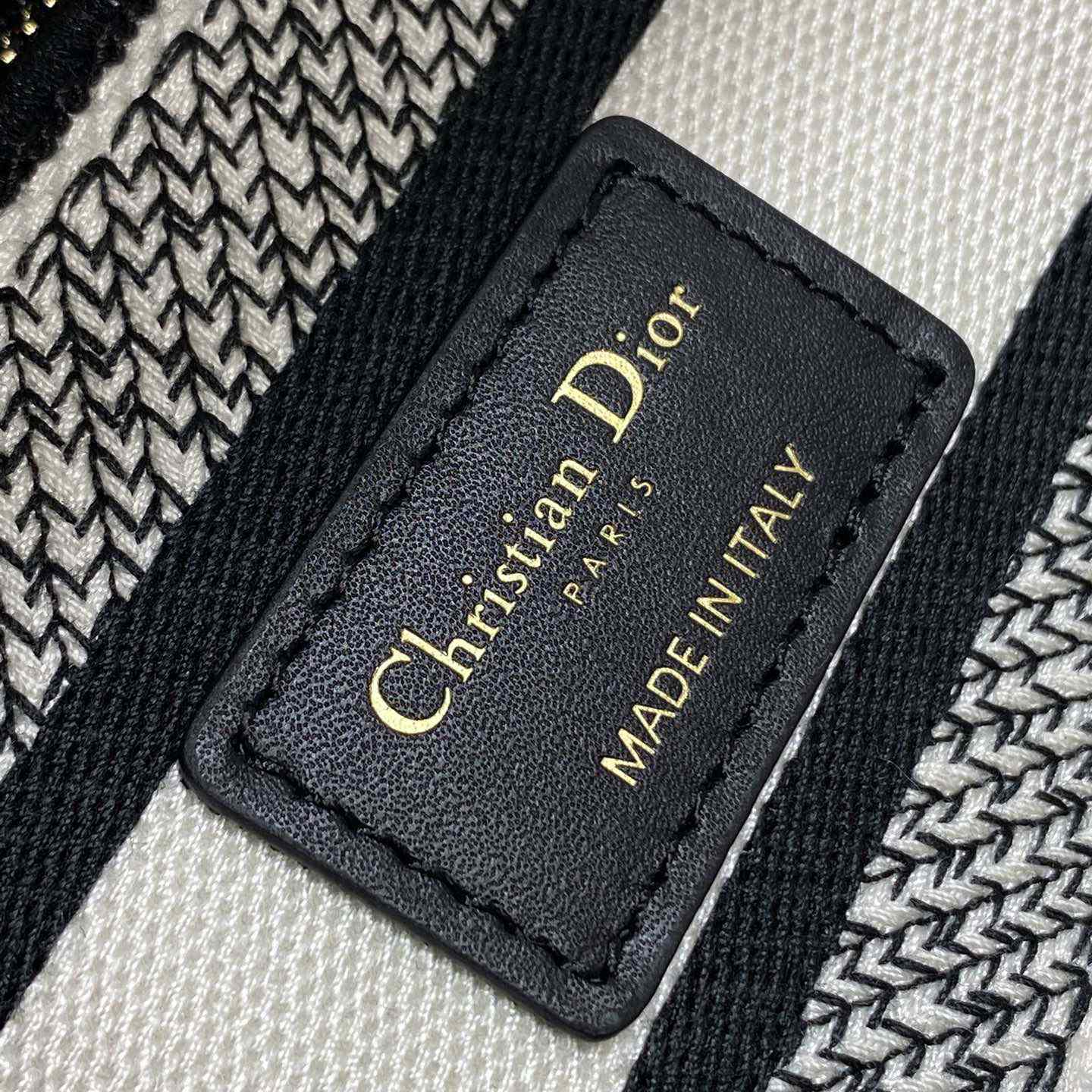 Dior Dioramour Medium Lady D-Lite Bag - EUR FASHION