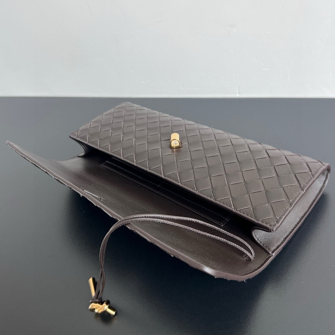 Bottega Veneta Long Clutch Andiamo With Handle - EUR FASHION