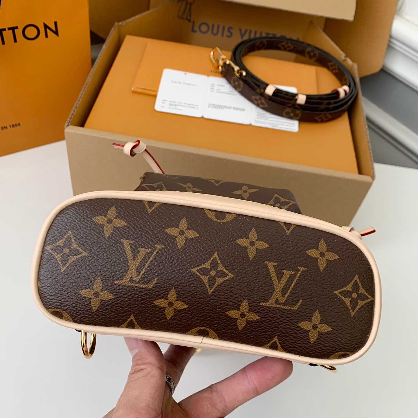 Louis Vuitton Montsouris Mini   M11199 - EUR FASHION