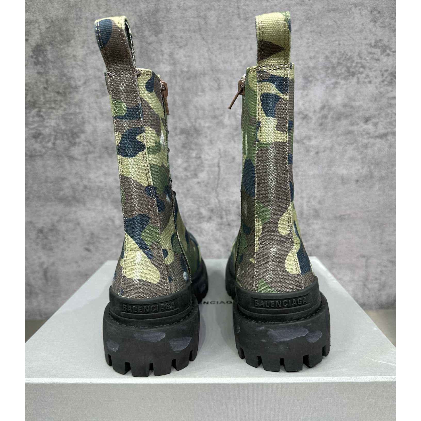 Balenciaga Strike 20mm Boot In Dark Green Camo Print On Canvas - EUR FASHION