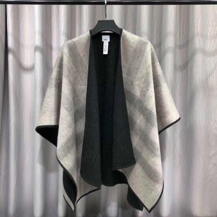 Burberry Charlotte Reversible Wool Felt Cape    140*140cm - EUR FASHION