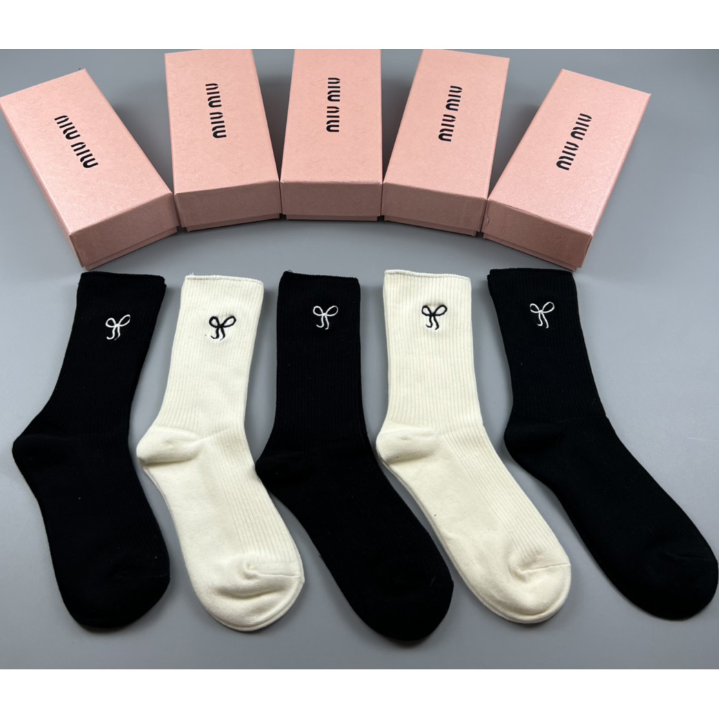 Miu Miu Socks /Box - EUR FASHION