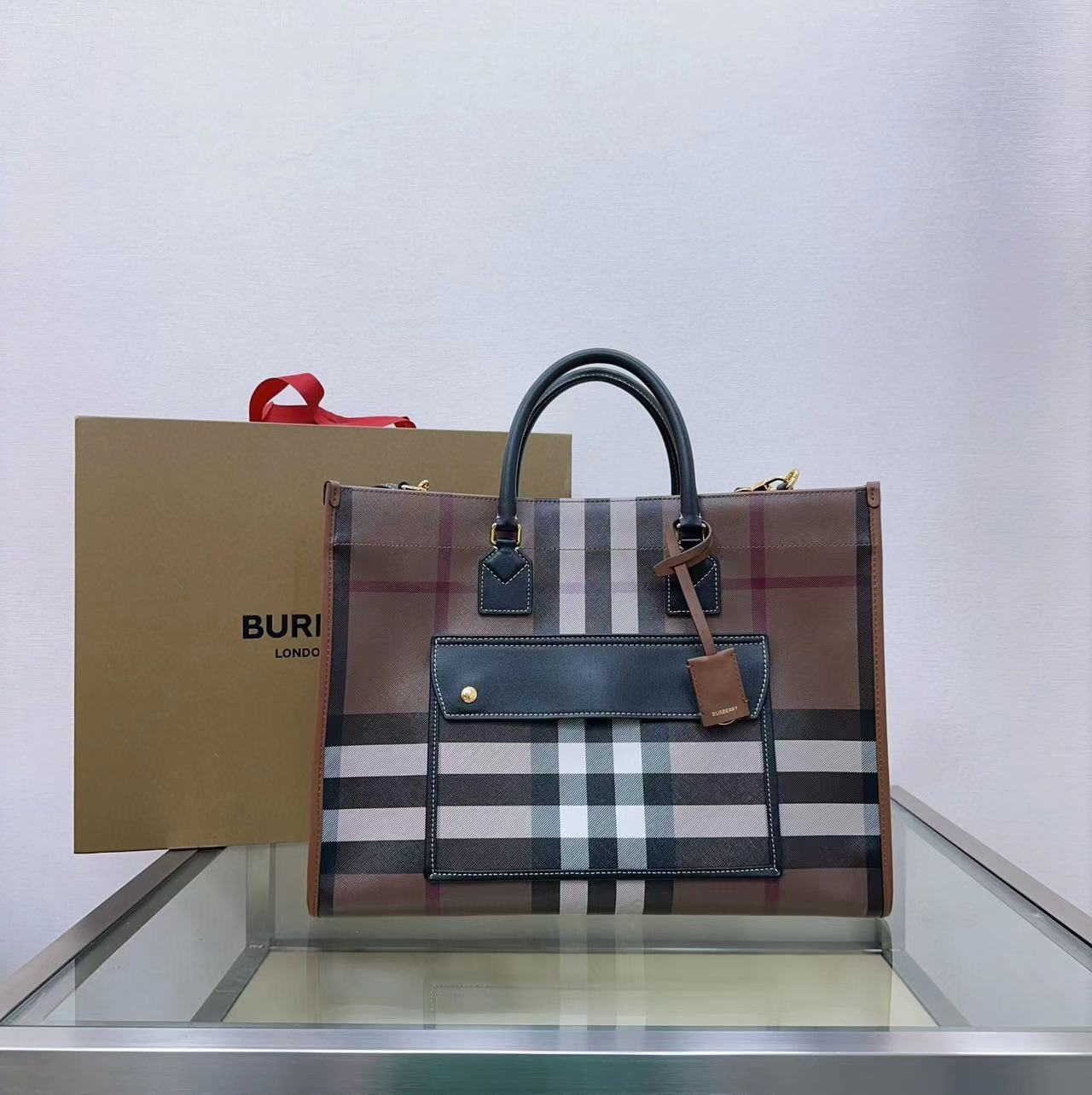 Burberry Medium Freya Tote  - EUR FASHION