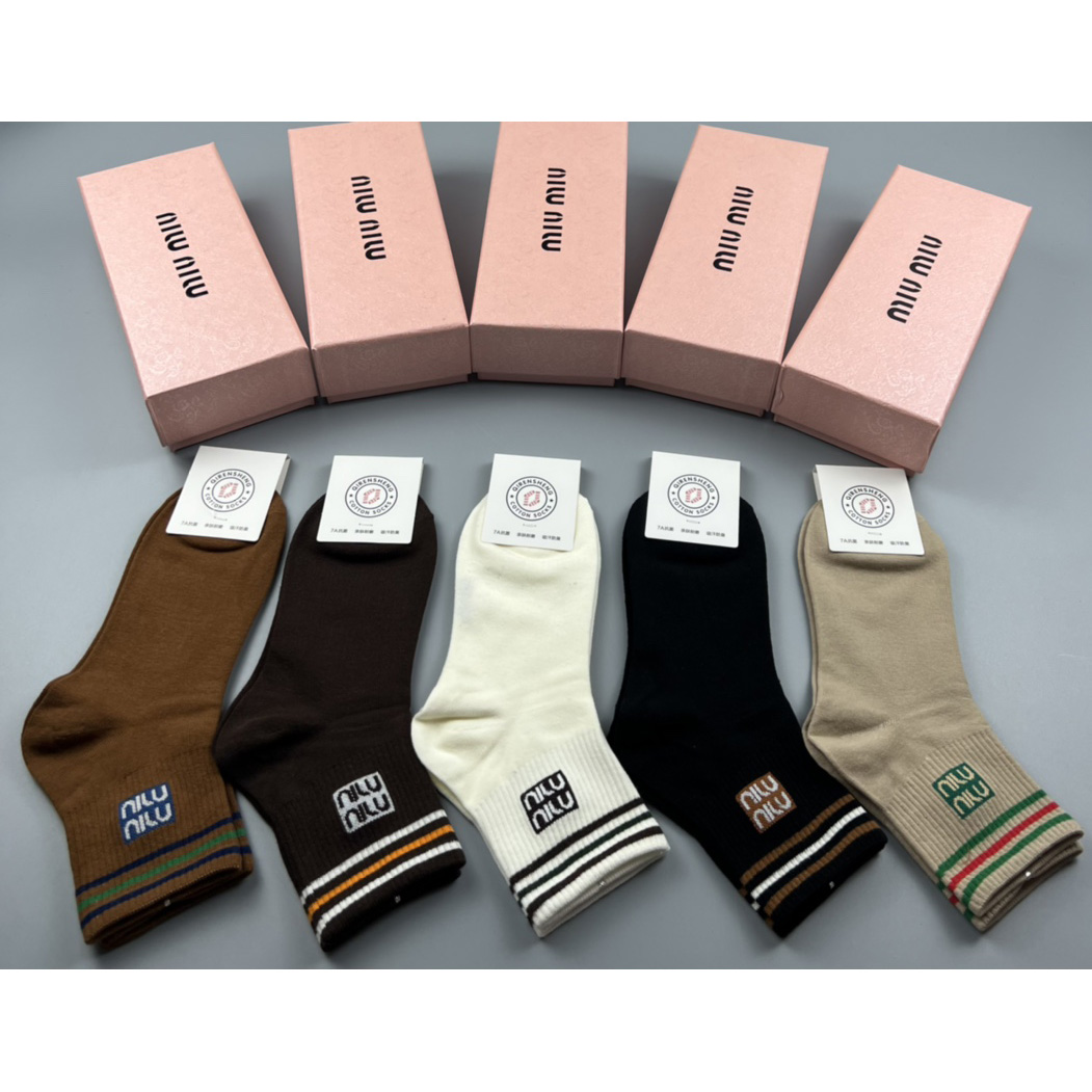 Miu Miu Socks /Box - EUR FASHION