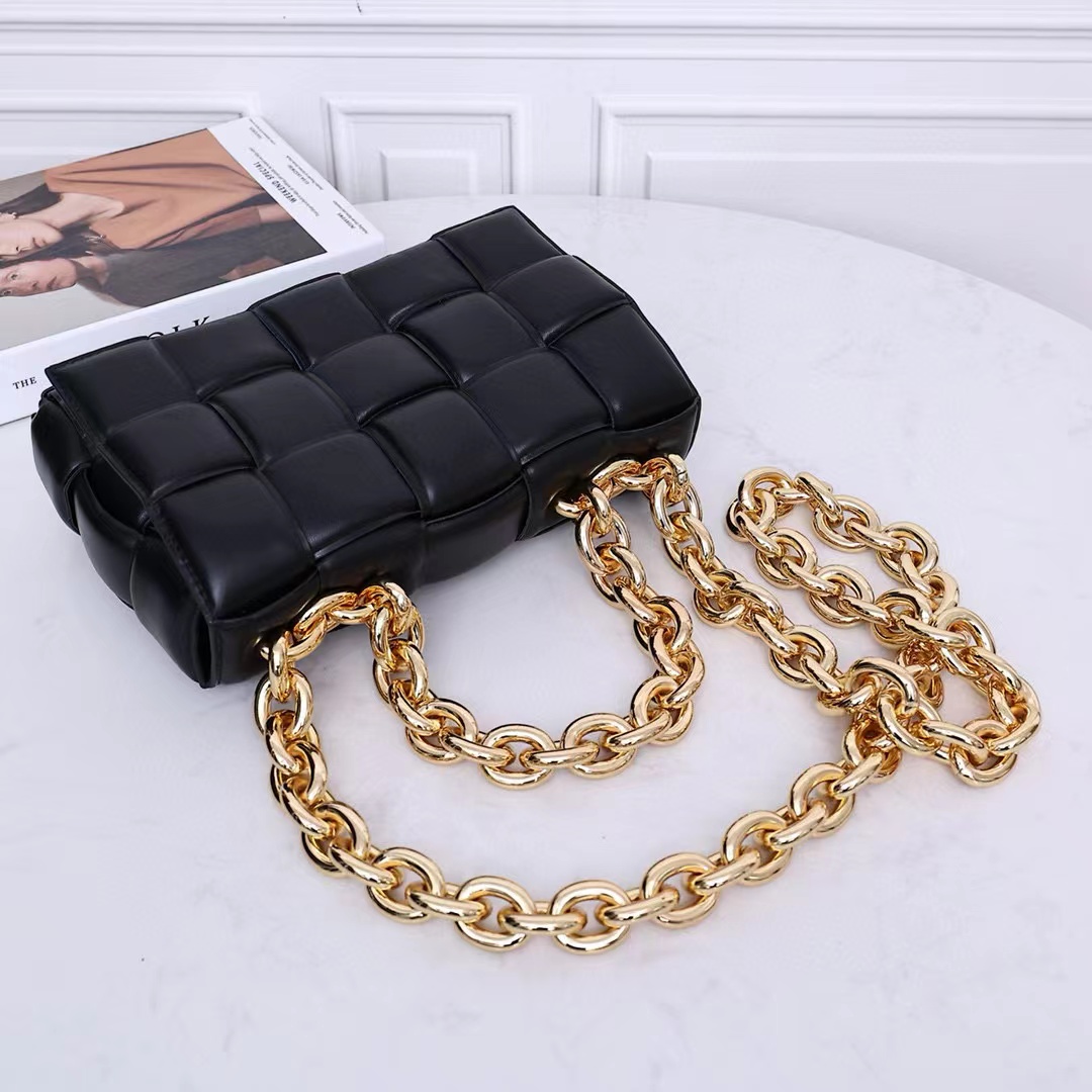 Bottega Veneta Chain Cassette （26*18*8CM） - EUR FASHION