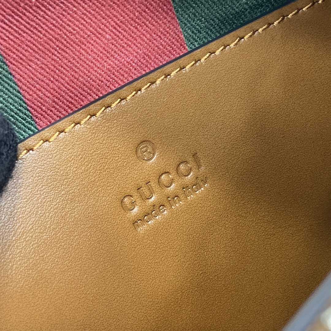 Gucci GG Emblem Small Shoulder Bag - EUR FASHION