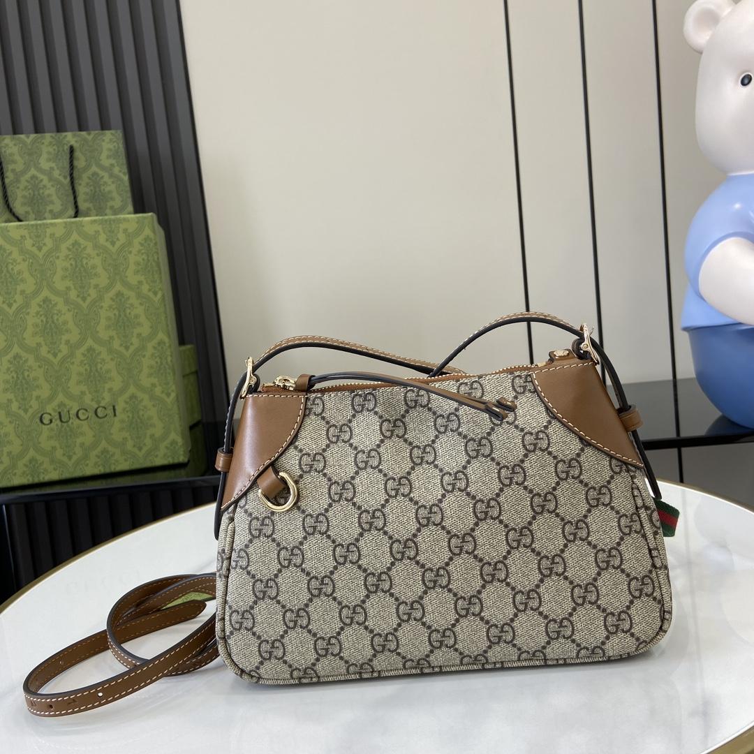 Gucci GG Emblem Small Shoulder Bag - EUR FASHION