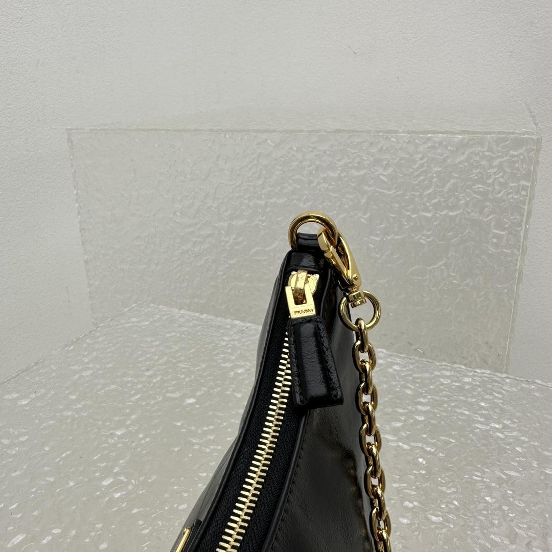 Prada Re-Edition 2005 Naplak Patent Leather Bag - EUR FASHION