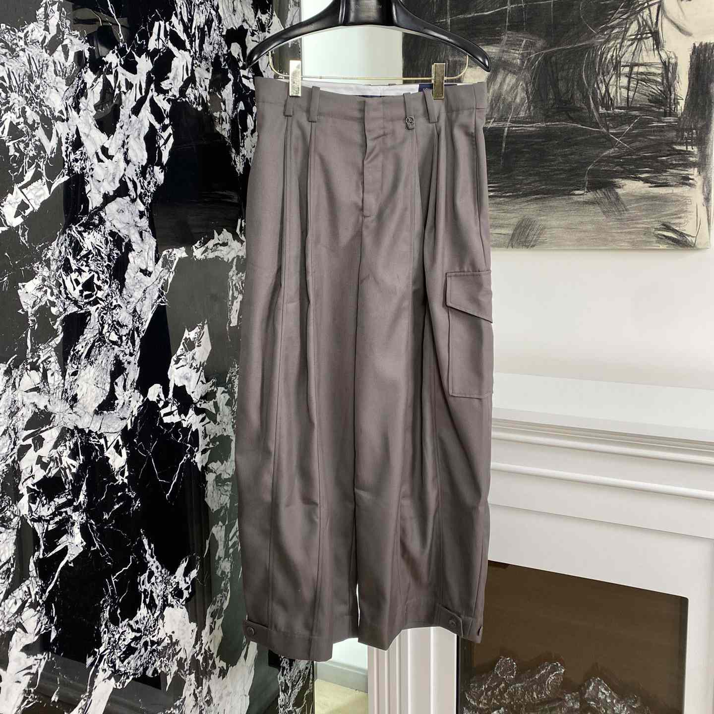 Louis Vuitton Pants - EUR FASHION