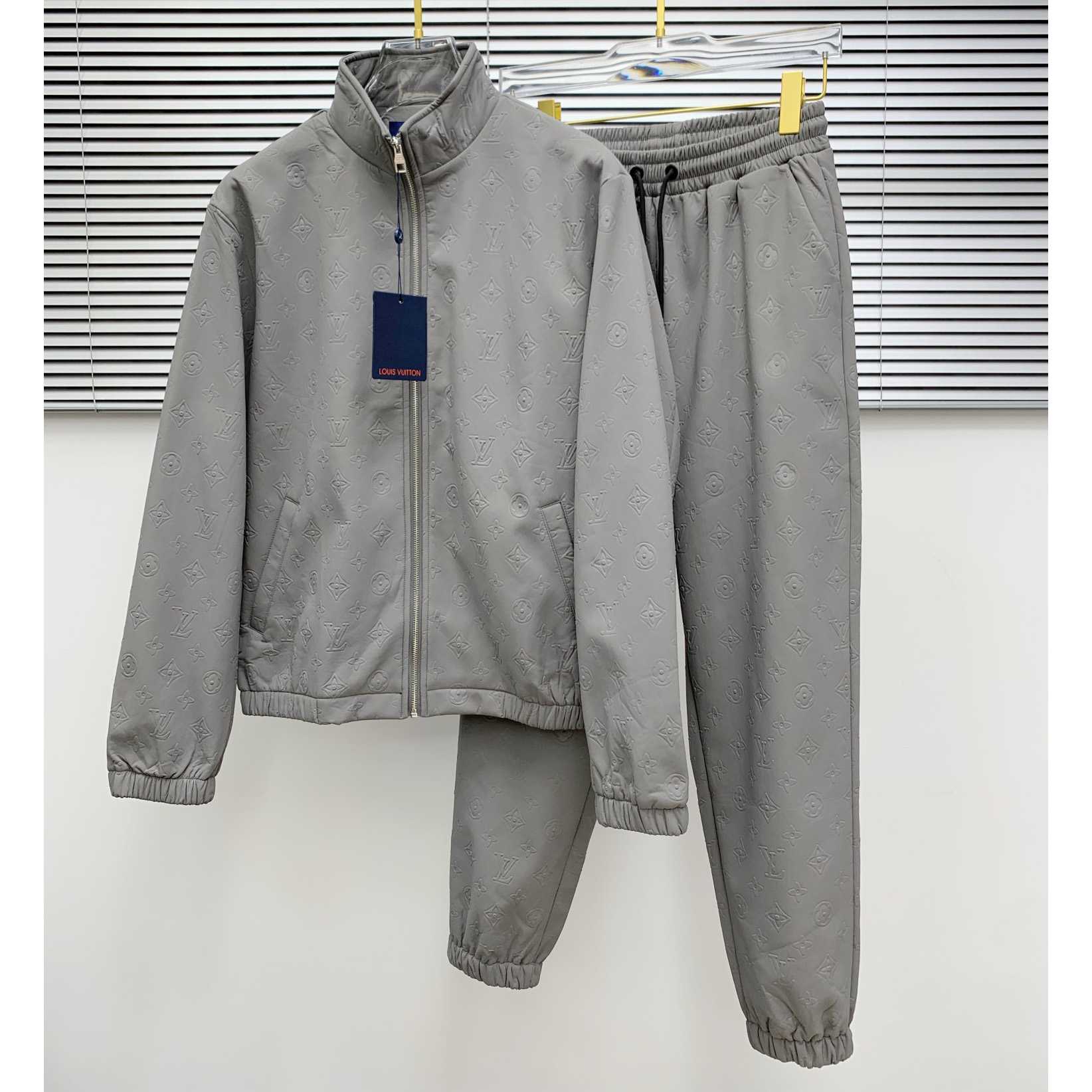 Louis Vuitton Tracksuit  - EUR FASHION