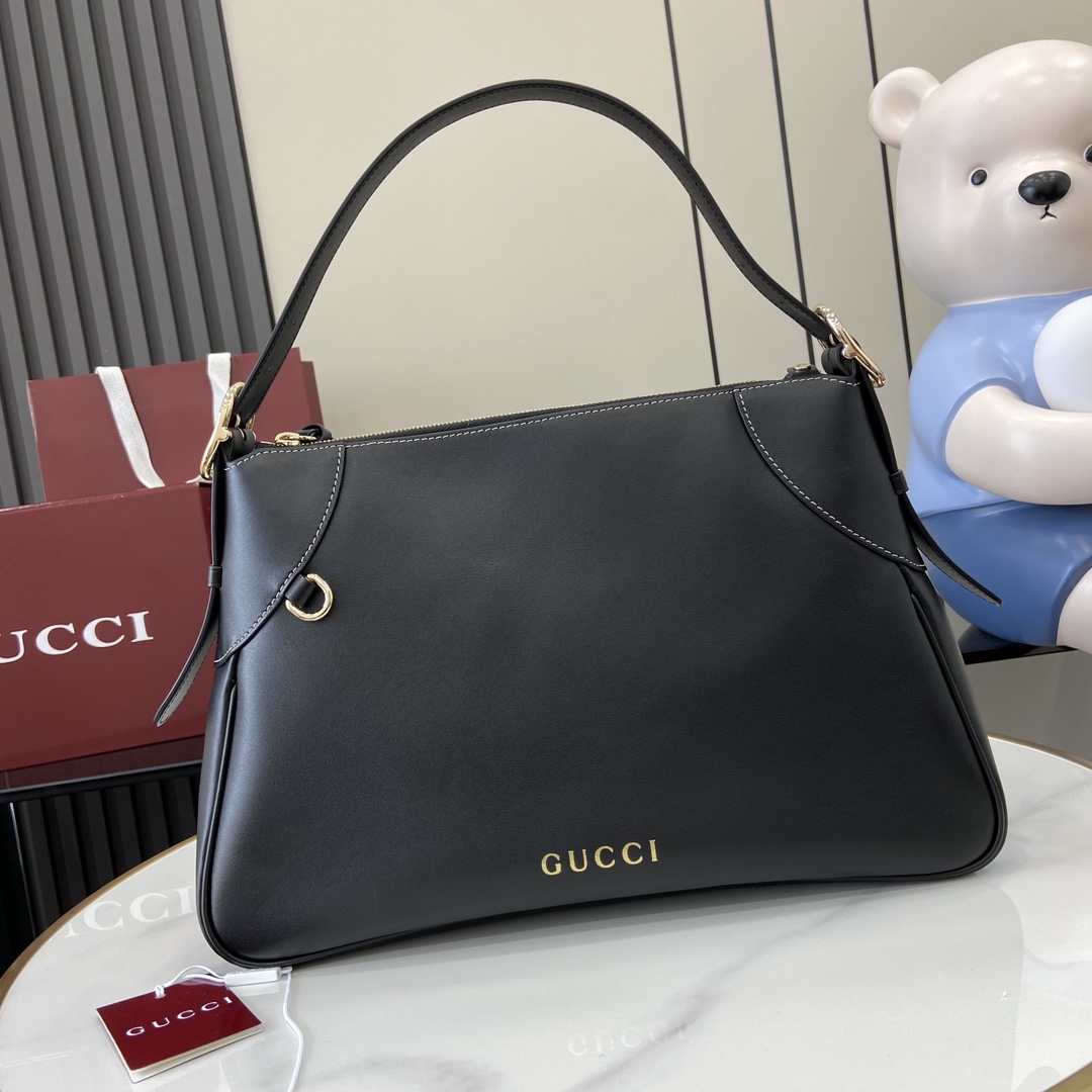 Gucci GG Emblem Medium Shoulder Bag - EUR FASHION