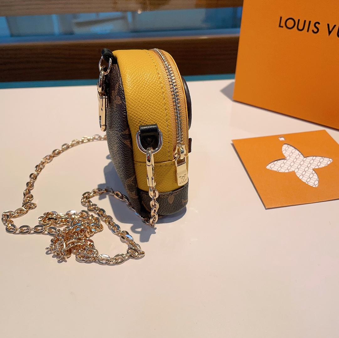 Louis Vuitton Key Holder and Bag Charm  - EUR FASHION