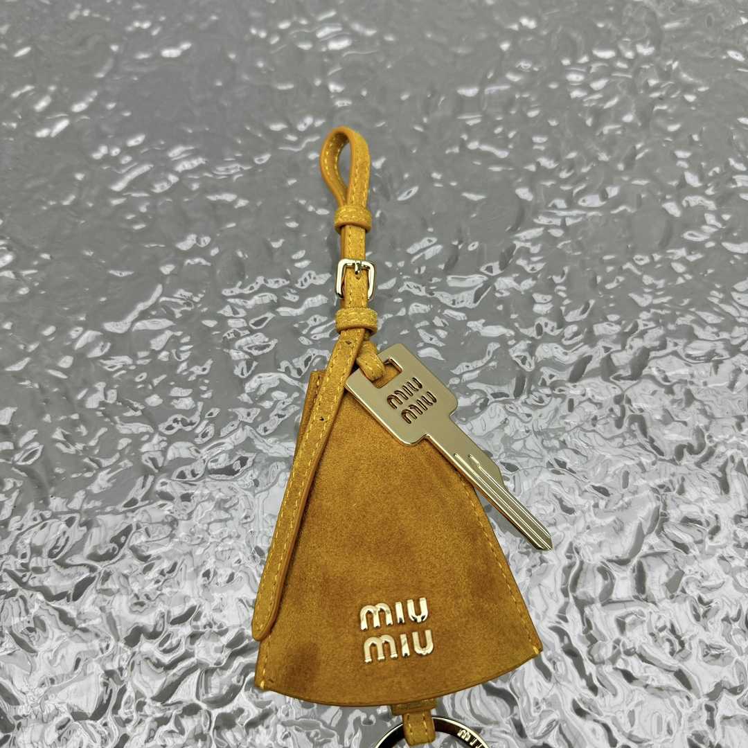 Miu Miu Logo-lettering Leather Trick - EUR FASHION