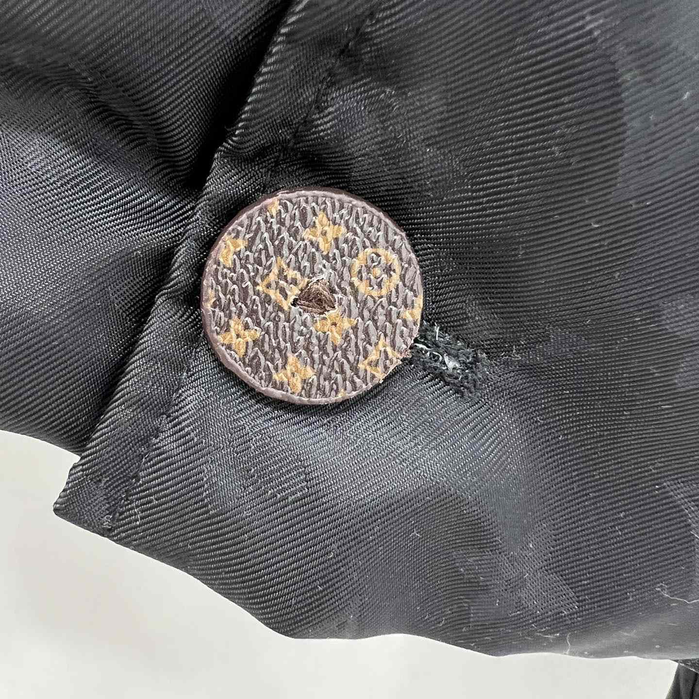 Louis Vuitton Cropped Monogram Puffer Jacket   1AFUIQ - EUR FASHION