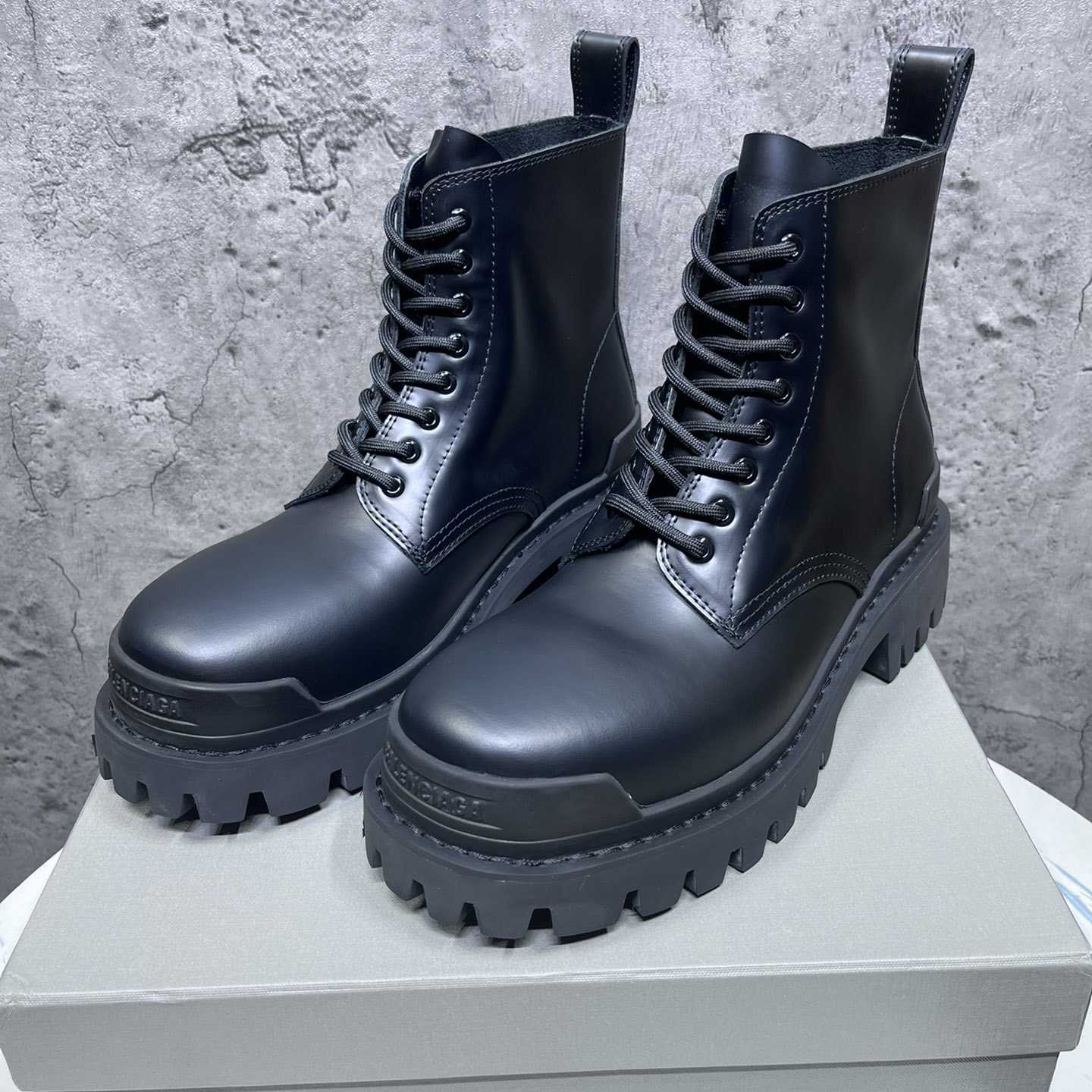 Balenciaga Men's Strike Boot - EUR FASHION