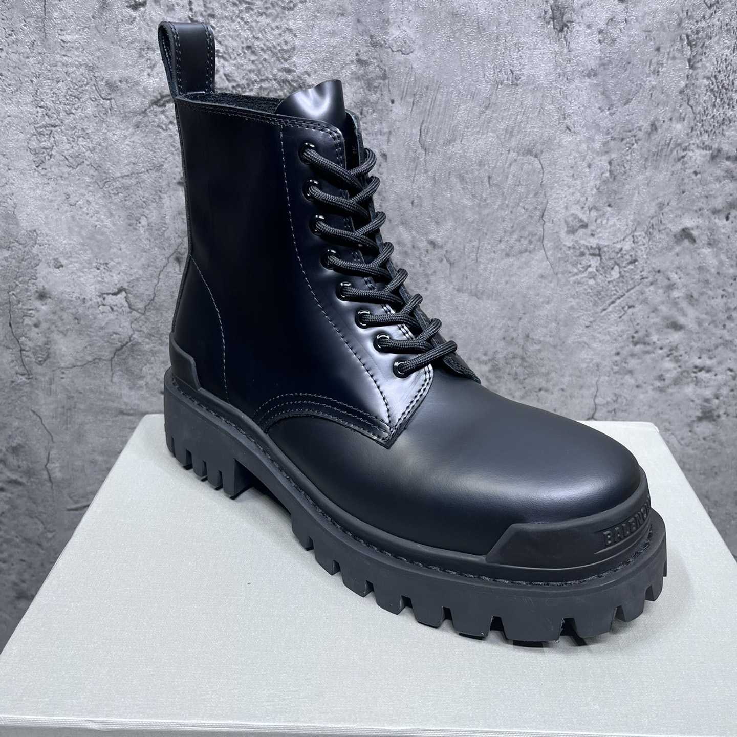 Balenciaga Men's Strike Boot - EUR FASHION