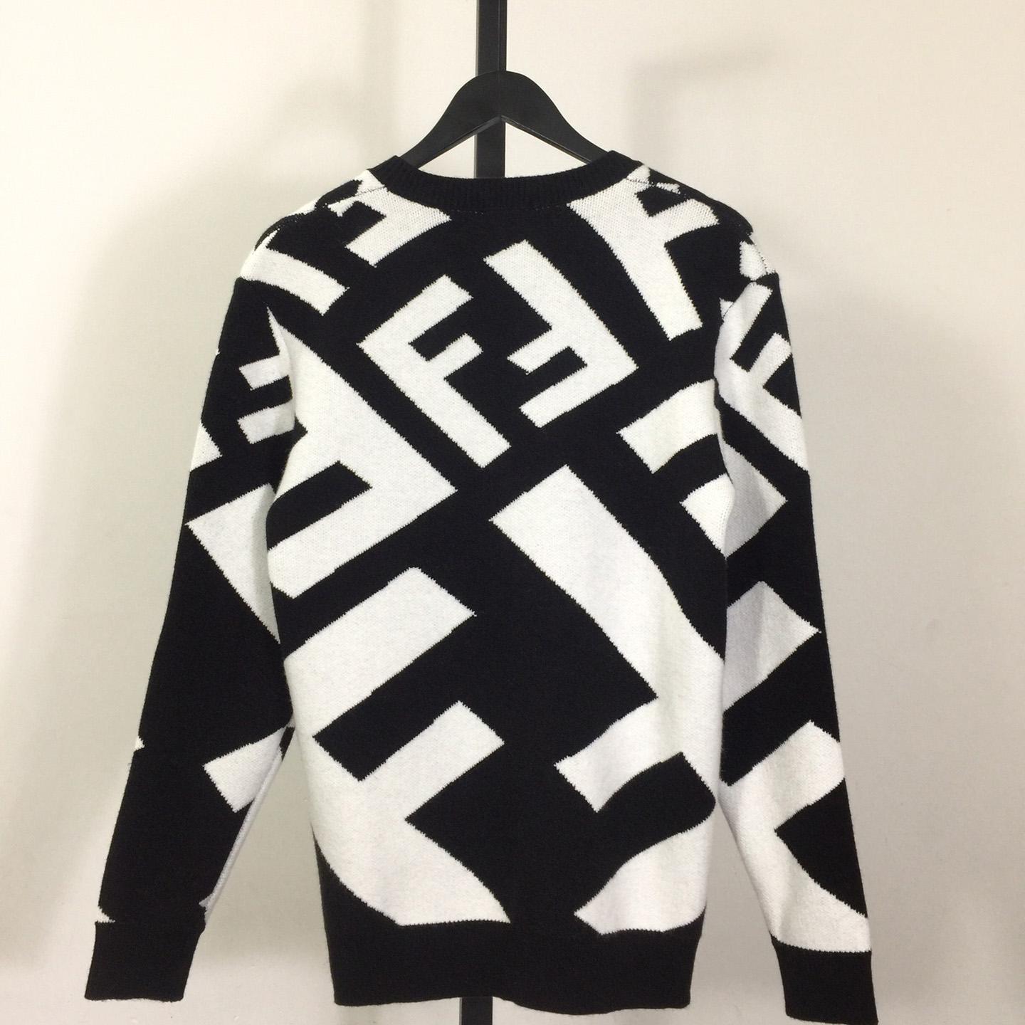 Fendi Logo Sweater - EUR FASHION