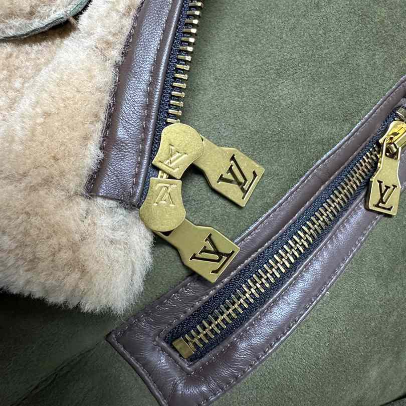 Louis Vuitton Shearling Bombardier   1AFIMP - EUR FASHION