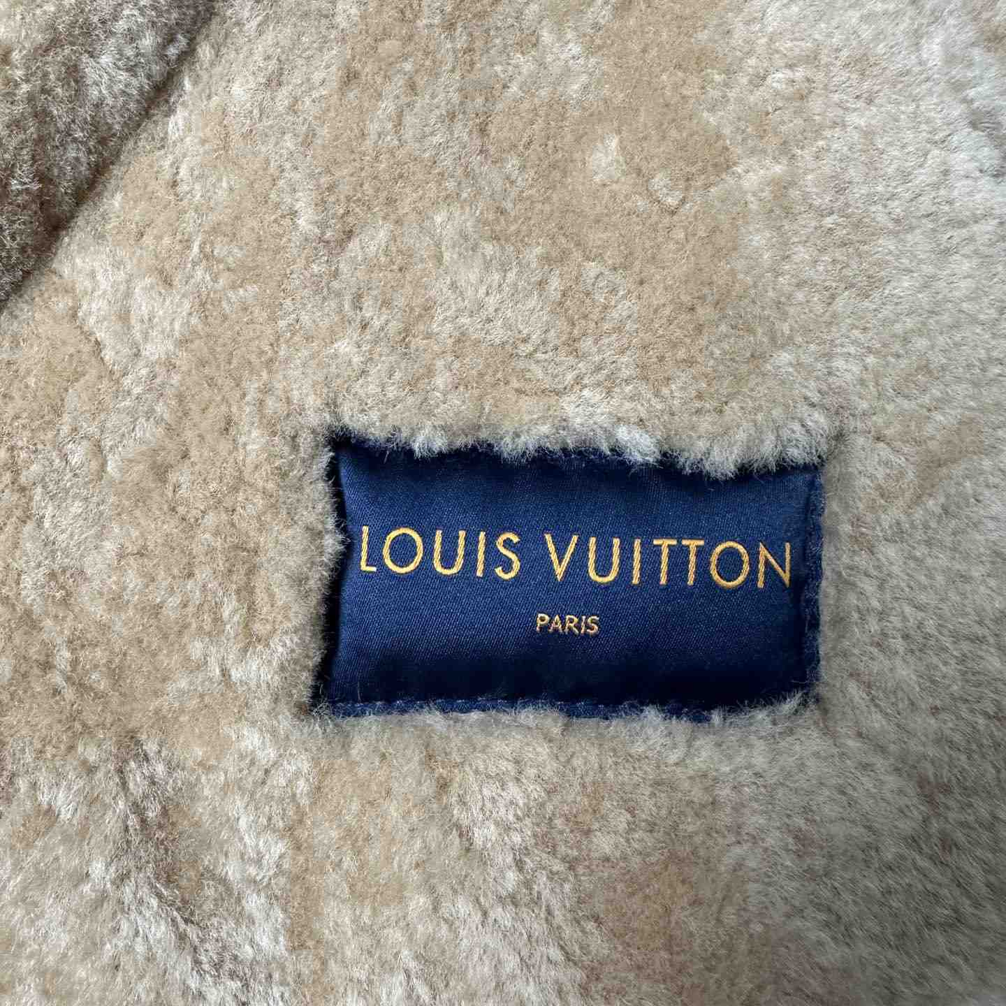 Louis Vuitton Shearling Bombardier   1AFIMP - EUR FASHION