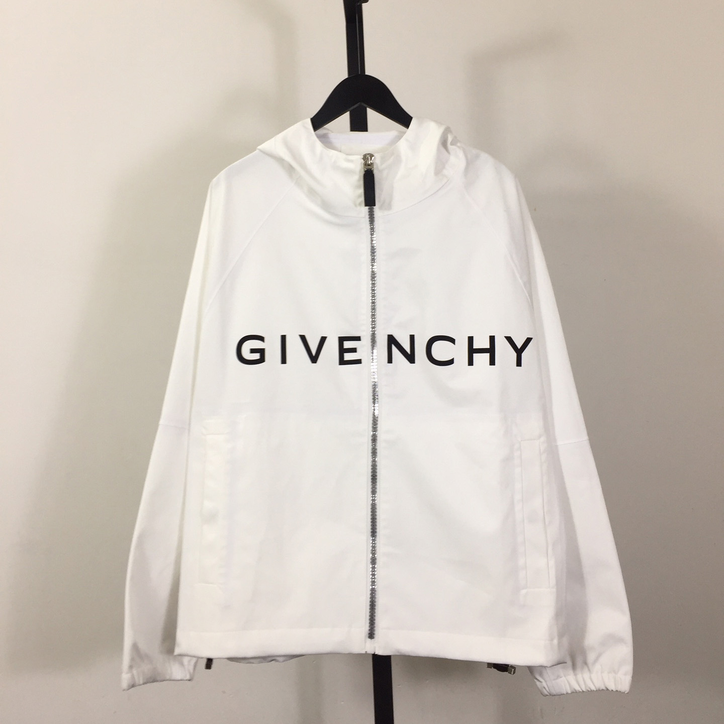 Givenchy Logo Hooded Jacket in White - EUR FASHION