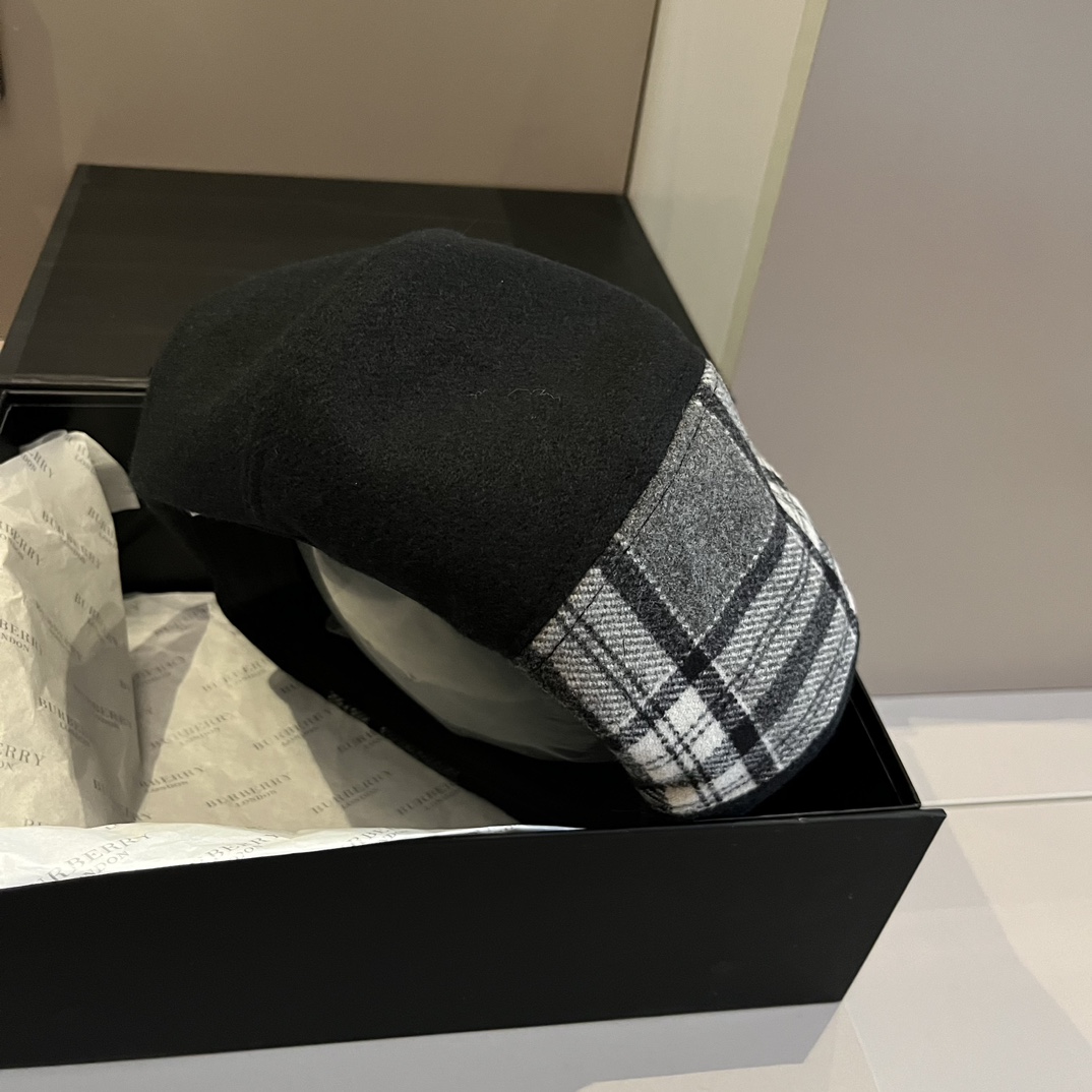 Burberry Beret Hat - EUR FASHION