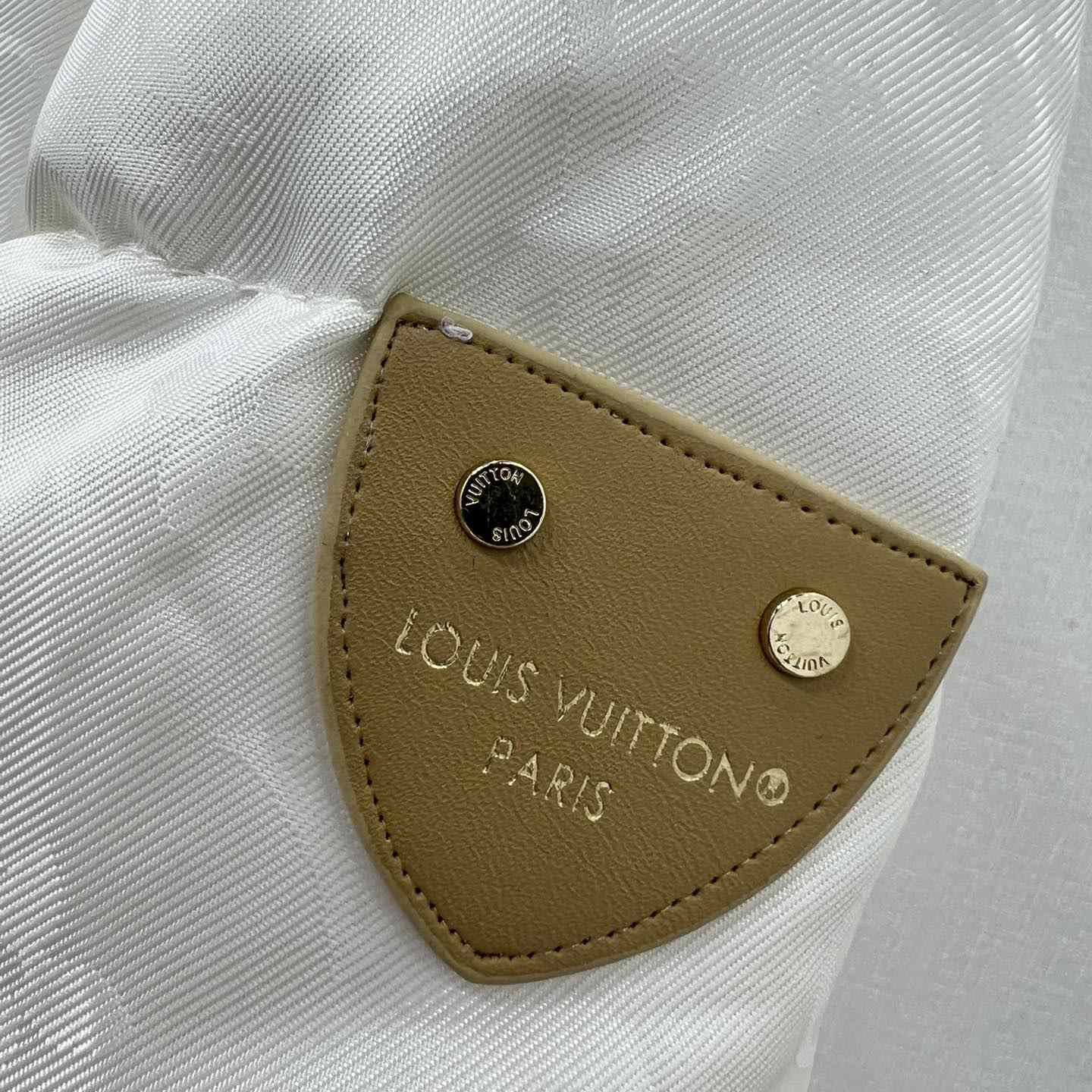 Louis Vuitton Cropped Monogram Puffer Jacket   1AFUII - EUR FASHION