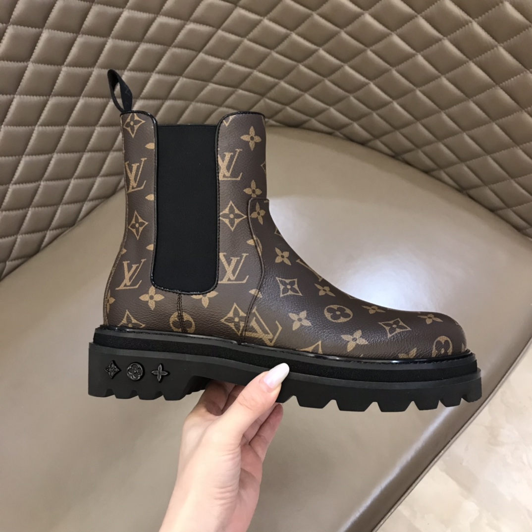 Louis Vuitton Men's Ankle Boots - EUR FASHION