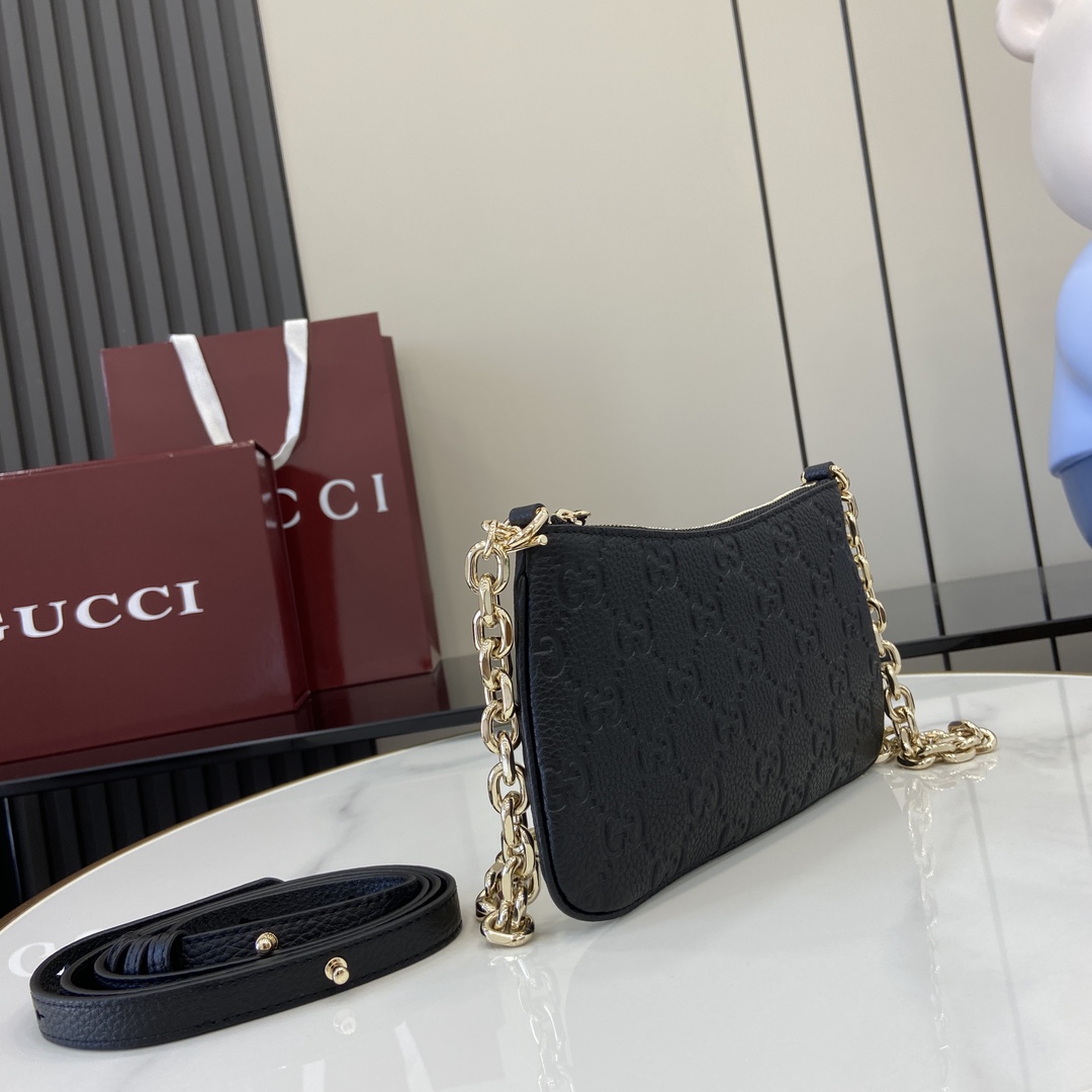 Gucci GG Emblem Super Mini Bag - EUR FASHION