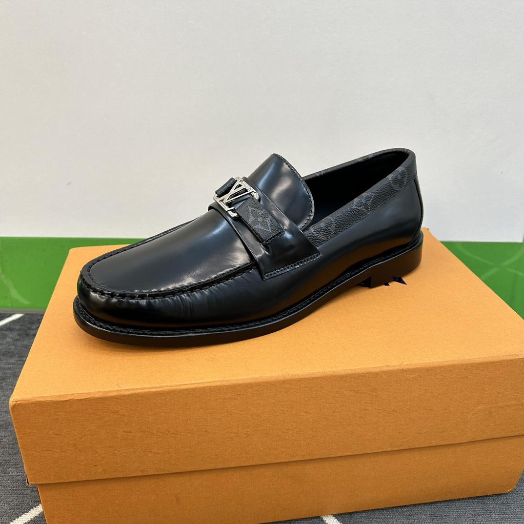 Louis Vuitton Men's Major Leather Loafers - EUR FASHION