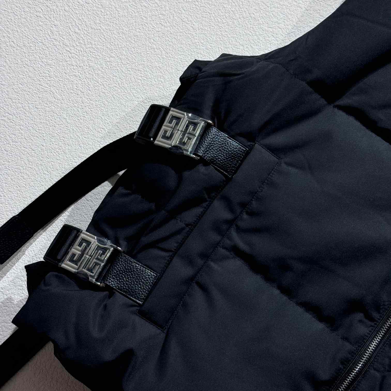 Givenchy 4g Buckle Puffer Vest - EUR FASHION