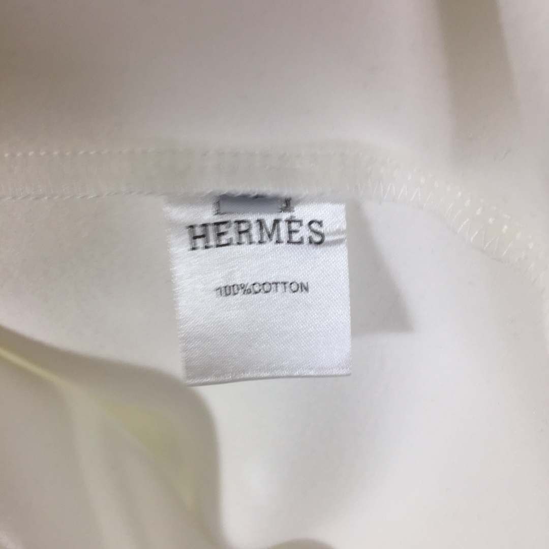 Hermes Logo Long Sleeve Tee - EUR FASHION