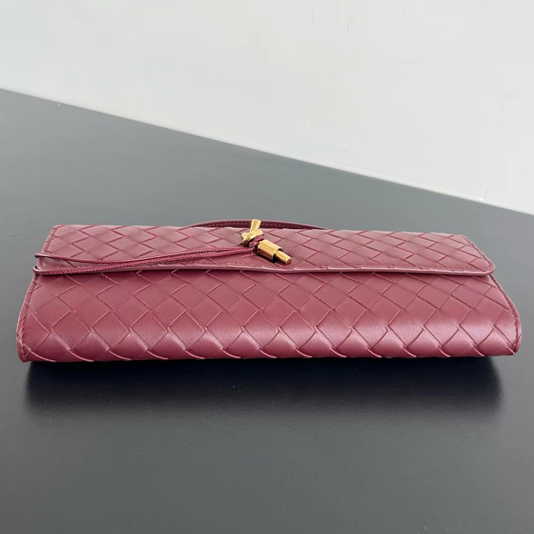 Bottega Veneta Andiamo Clutch - EUR FASHION