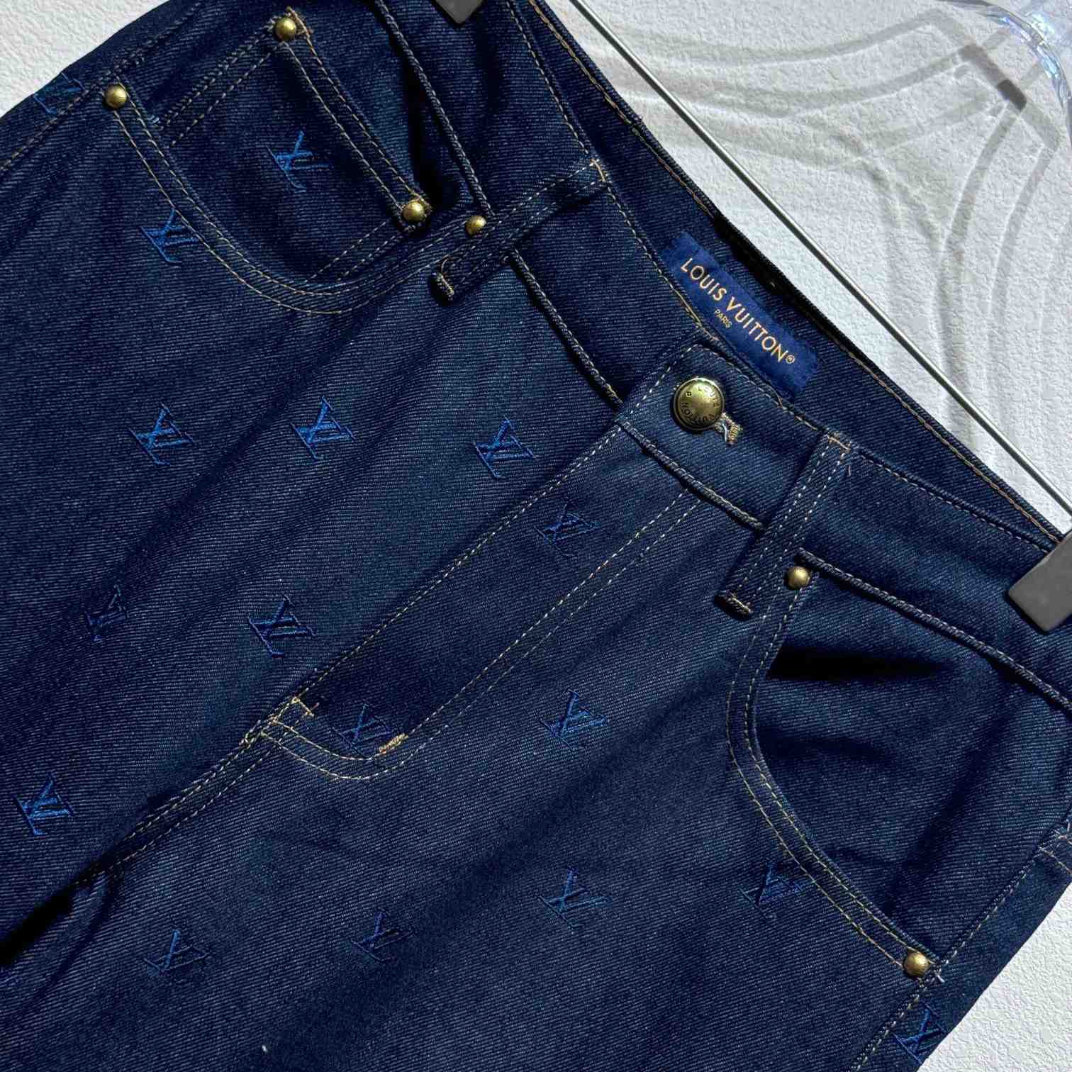 Louis Vuitton LV Blason Embroidered Denim Pants    1AFY23 - EUR FASHION